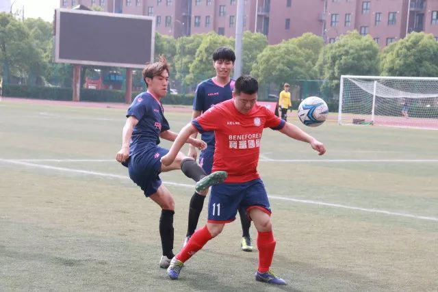 马刺领先太阳11分 半场表现汇总